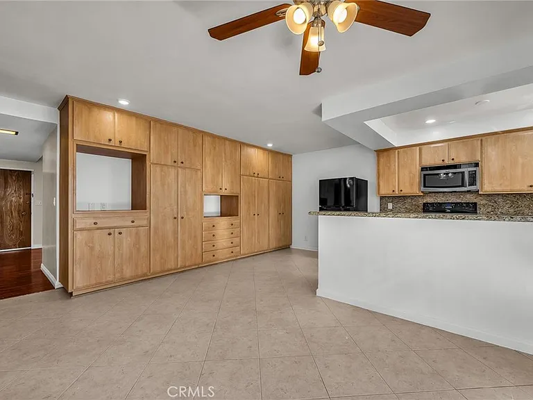 810 Edgewood St #105 — Photo 3