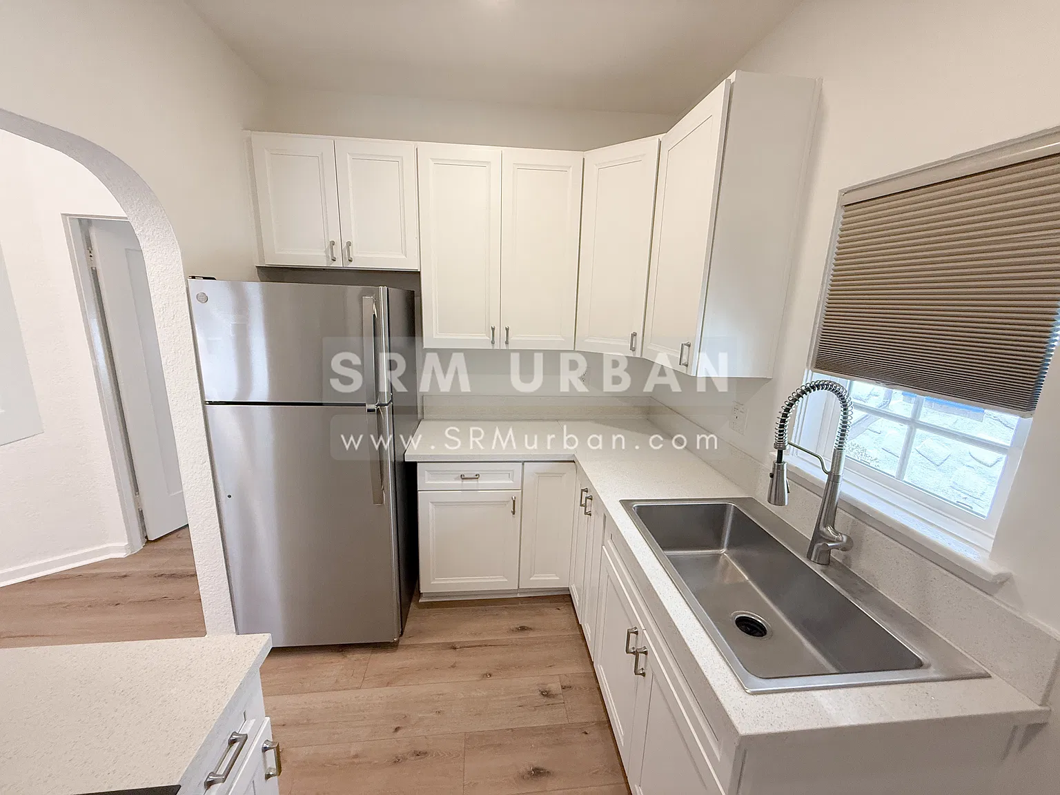 2 bed, 700 sqft, $2,585 — Photo 3