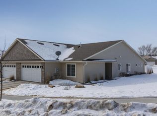 2685 Hawk Ridge Ct SE, Rochester, MN 55904