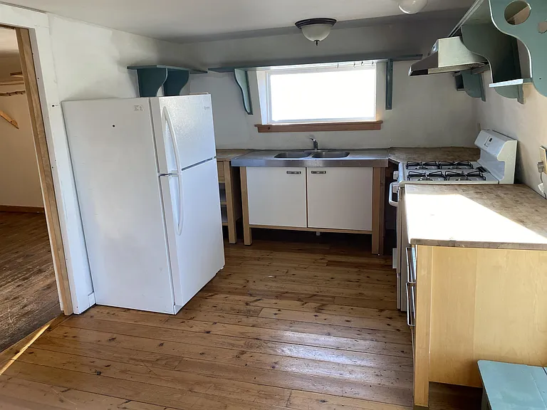 20 Petes Greens Rd E — Photo 9