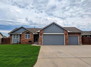 1211 E Mona Cir, Wichita, KS 67216