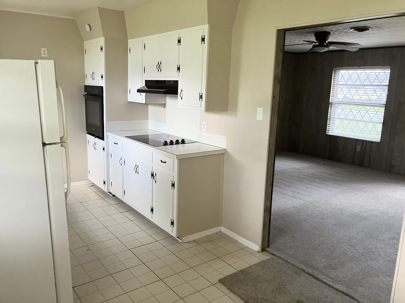 3 bed, 1046 sqft, $1,365 — Photo 4