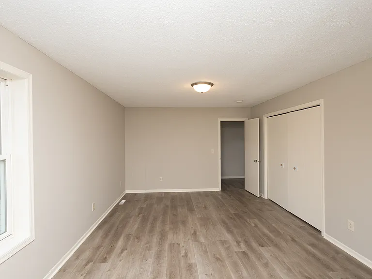 2331 Sheridan Ave N — Photo 18