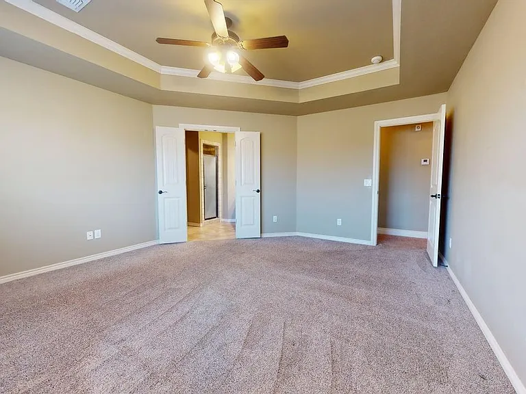 313 Marilyn Glover Dr — Photo 3