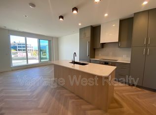 3340 Lakeshore Rd #309, Kelowna, BC V1W 0H6