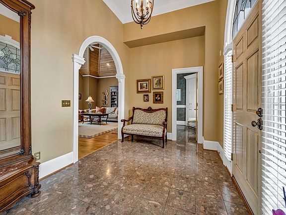 5th image of 155 Stoney Point Ln