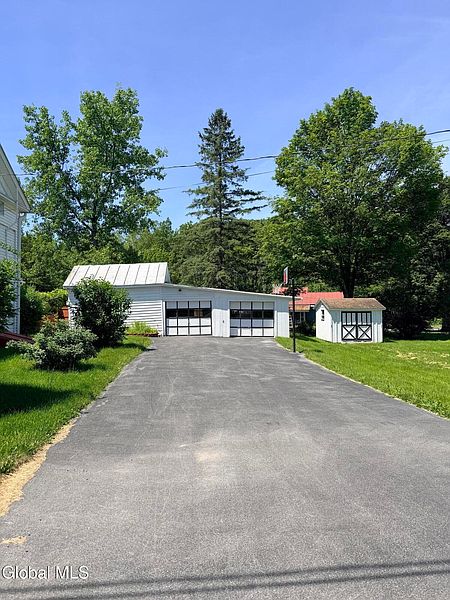 2nd image of 127 Walhalla Road