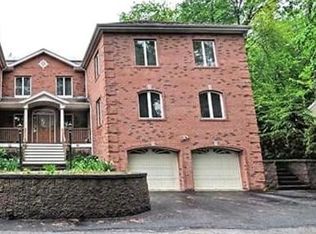 25 Lakeshore Dr #B, Hopkinton, MA 01748