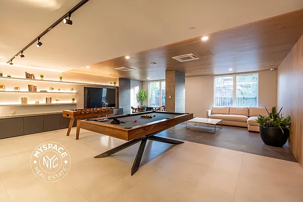 Rented by Carroll Development Leasing LLC | media 24