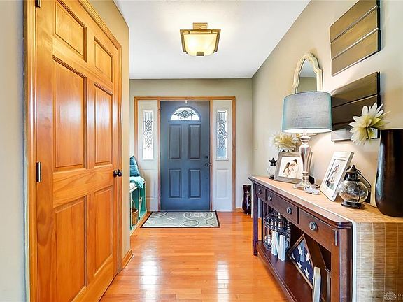 5th image of 520 Greystone Dr