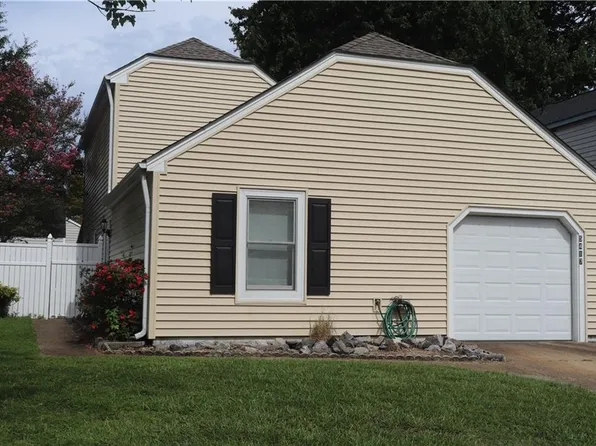 5417 Chatham Hall Dr, Virginia Beach, VA 23464