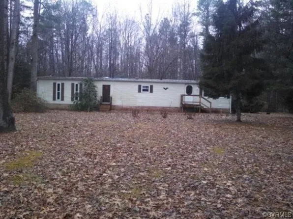 496 Courthouse Dr, Saluda, VA 23149