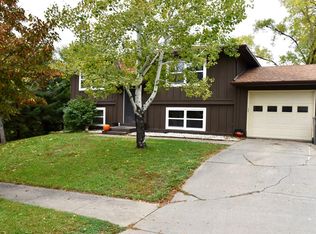 2004 Buffalo St, Pierre, SD 57501