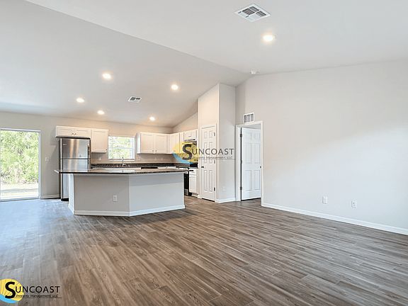 2nd image of 1193 Victoria Ave