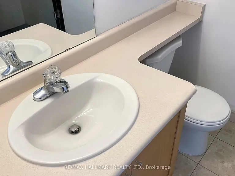 650 Queens Quay W #1121 — Photo 19