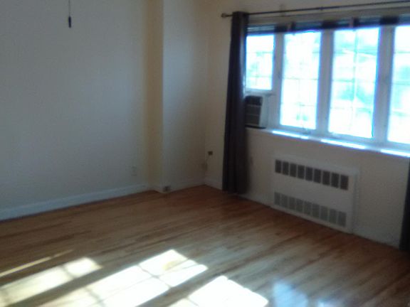 3rd image of 750 E 80th St