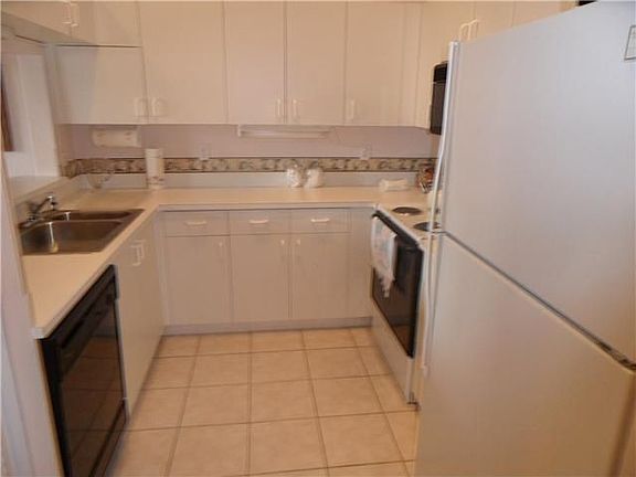4th image of 5016 Rose Hill Dr APT 2302
