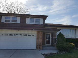 8211 W Catino Ter, Niles, IL 60714