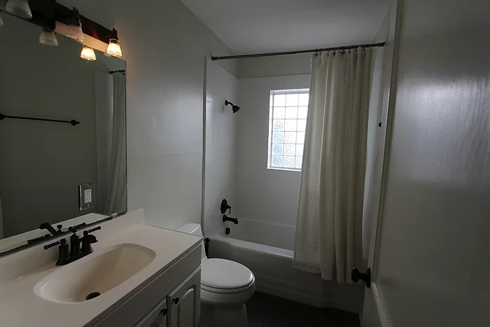 1000 Beverly Dr — Photo 11