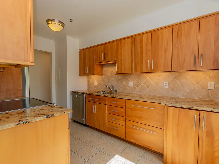 457 Coast Blvd #201 — Photo 8