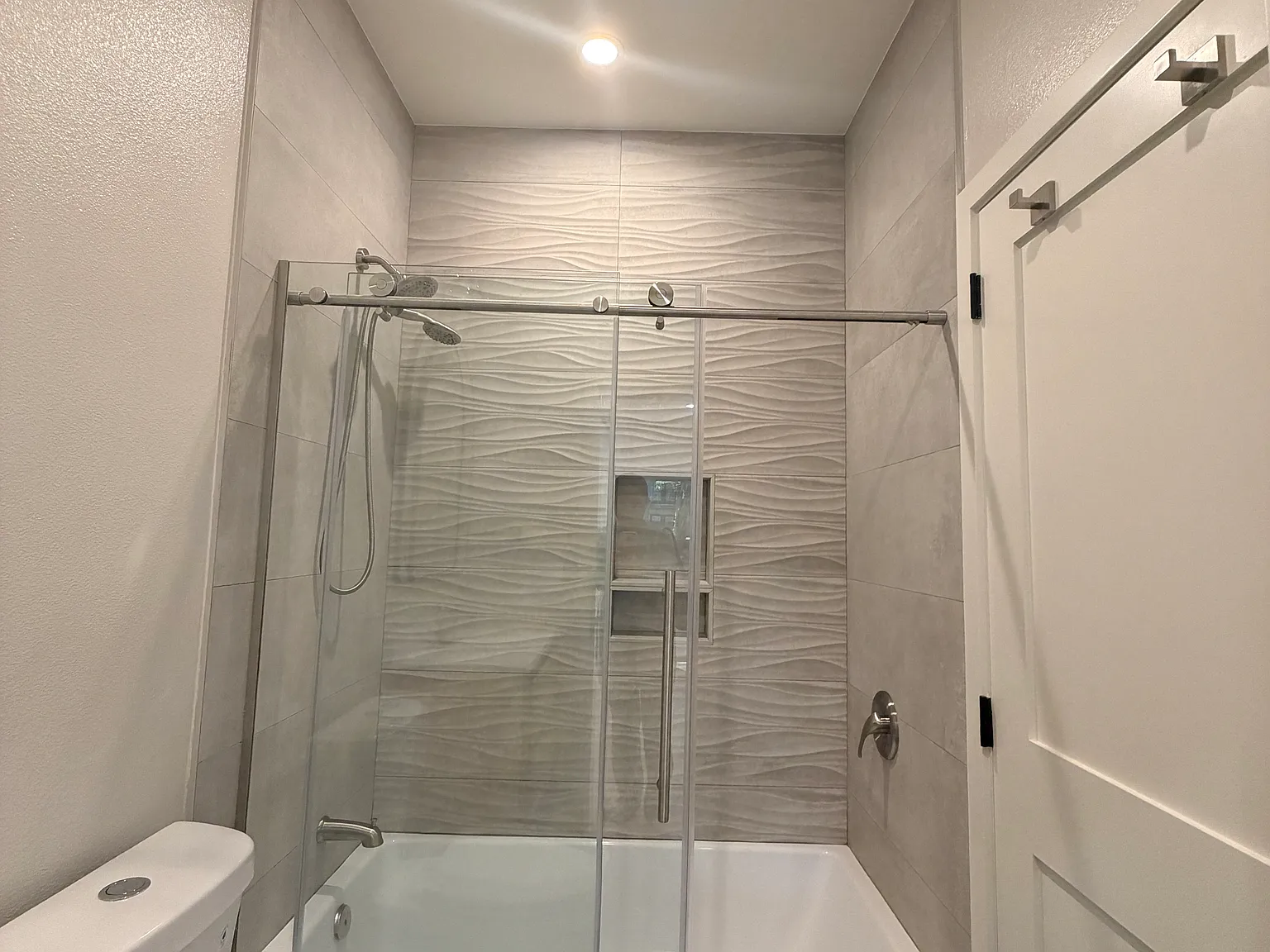 2 bed, 820 sqft, $4,150 — Photo 4