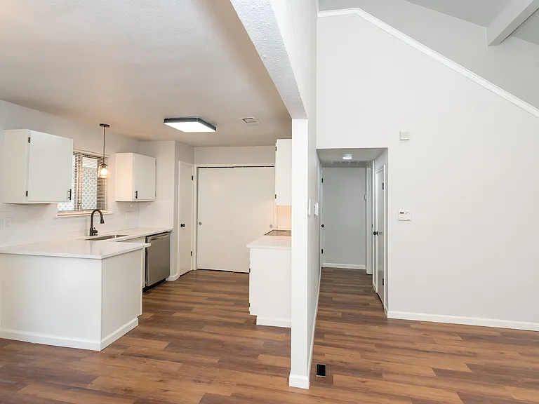 731 Garden Meadow Dr — Photo 6