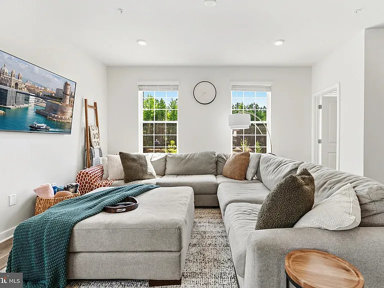369 Soft Rush Ln — Photo 16