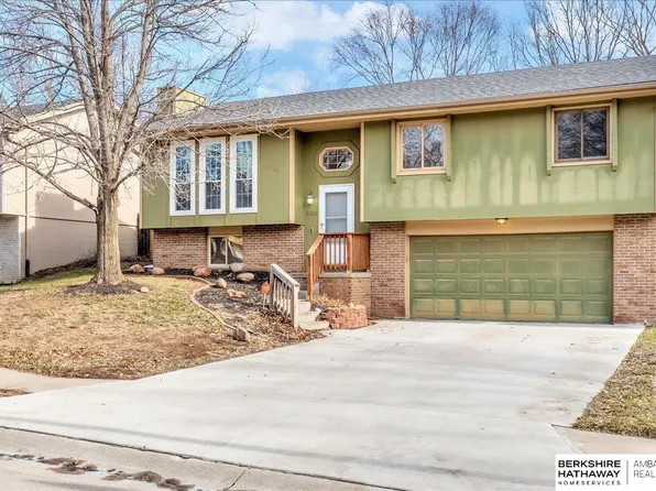 8809 N 82nd St, Omaha, NE 68122