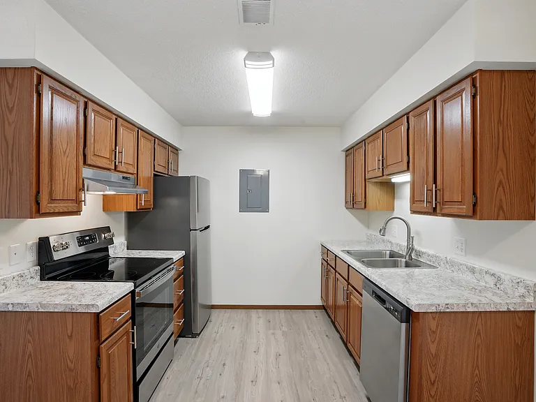 Westgate Apartments — Photo 32