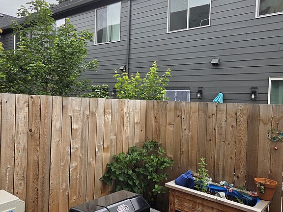 5th image of 4705 NE 107th Ave