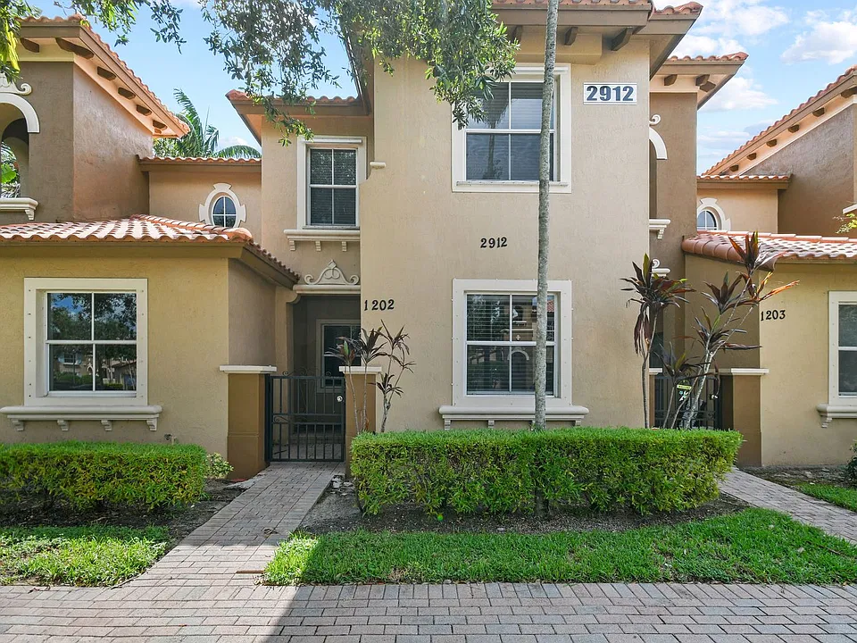 2912 Hidden Hills Rd #1202