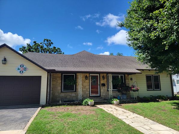 407 W Walnut St