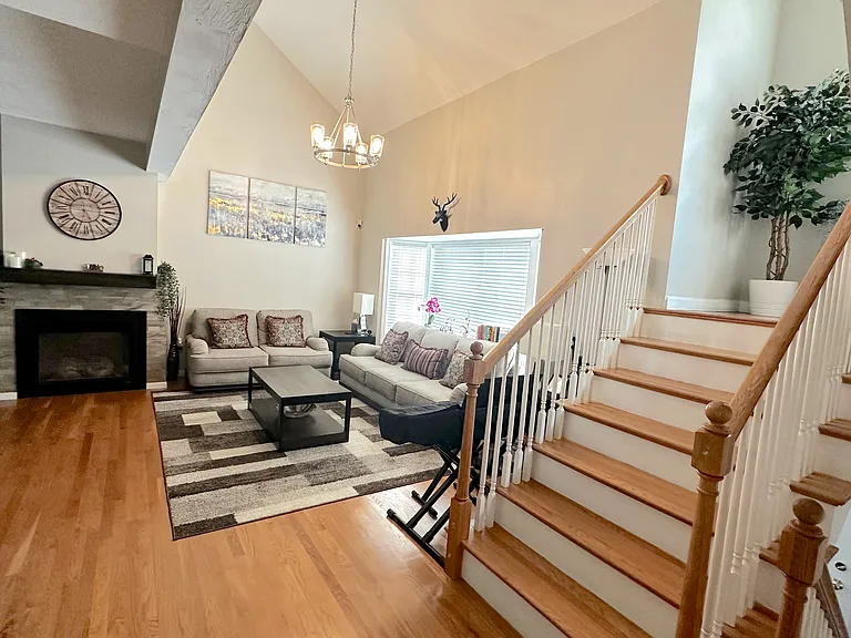 8 Charles Ridge Rd #C — Photo 4