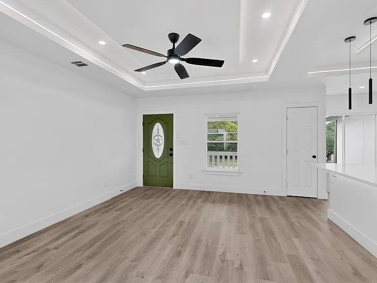 719 S Storey St — Photo 5