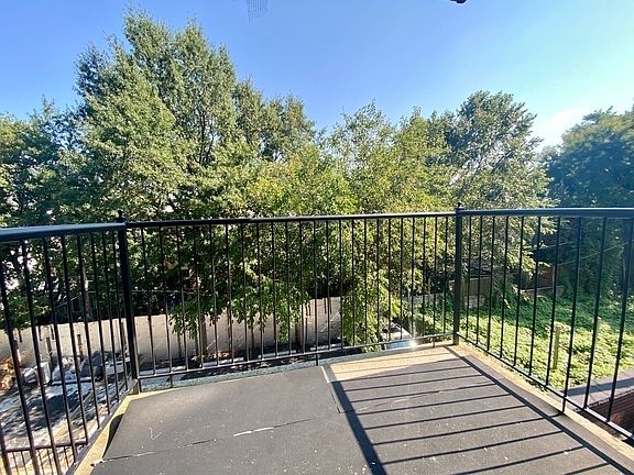 2nd image of 257 15th St #302A