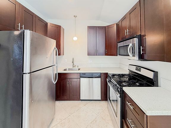 5th image of 4448-52 Estrella Ave #4450-1/2
