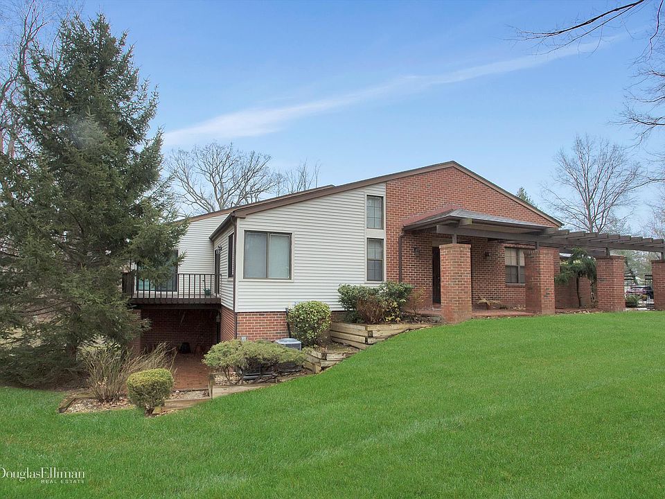 1st image of 312 Aerie Ct