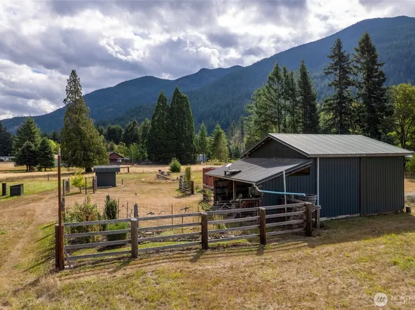 208 Stover Road, Randle, WA 98377