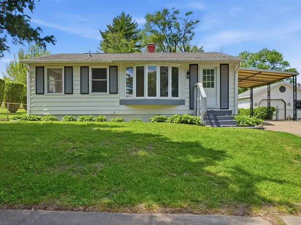 207 Greenbrook Dr, Pekin, IL 61554