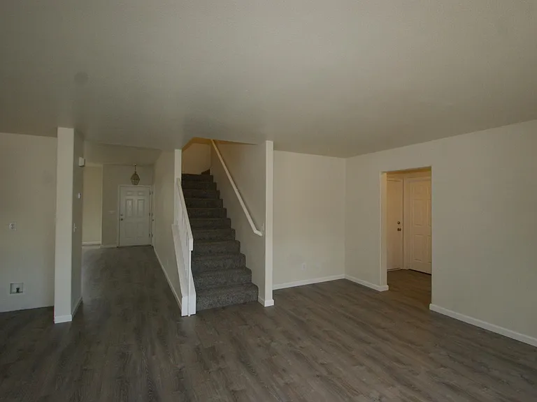 3998 Kings Row — Photo 4