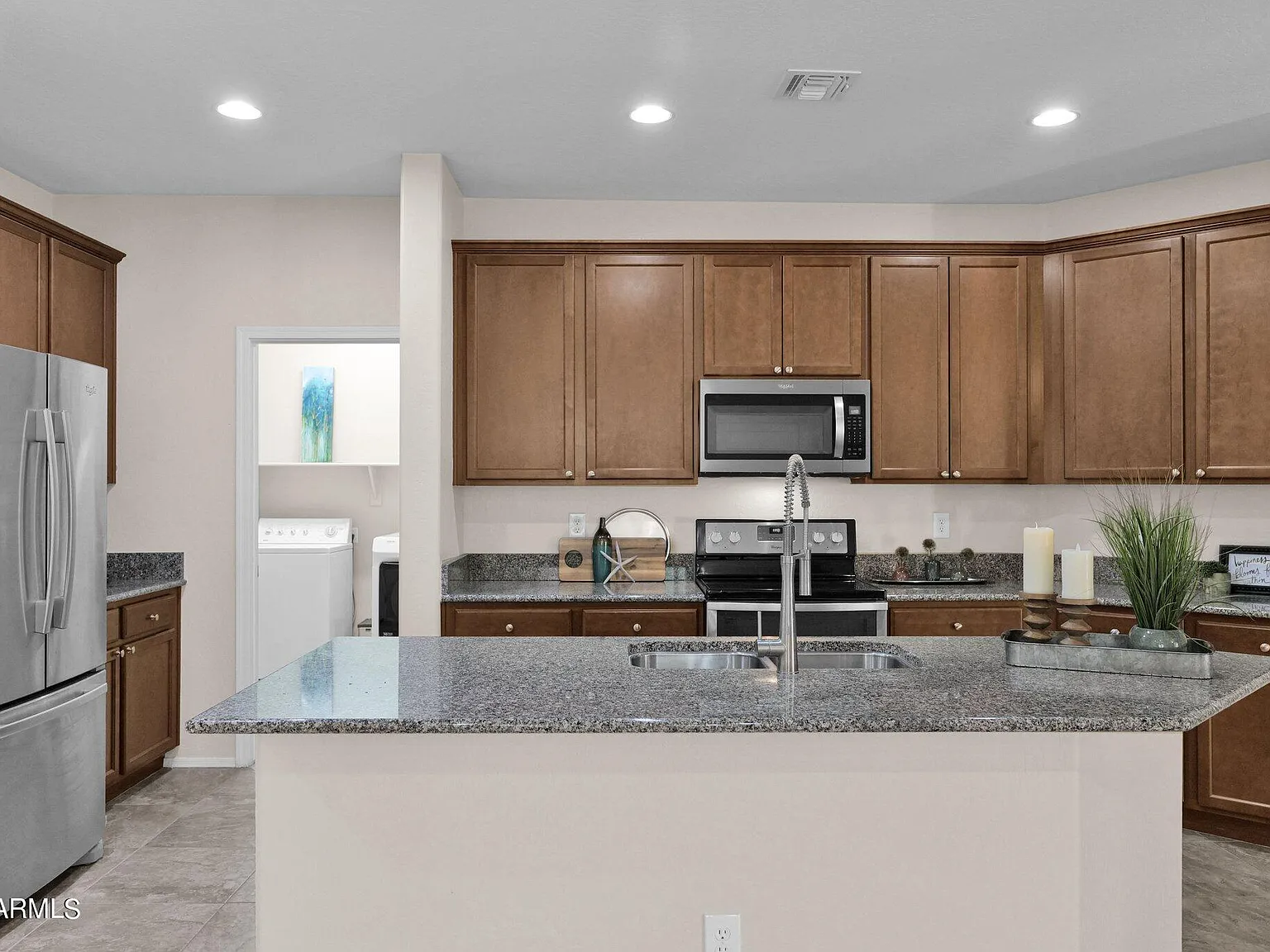 3 bed, 2.0 bath, 1843 sqft, $2,495 — Photo 4
