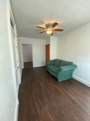 401 Colonia Ln E Photo 1