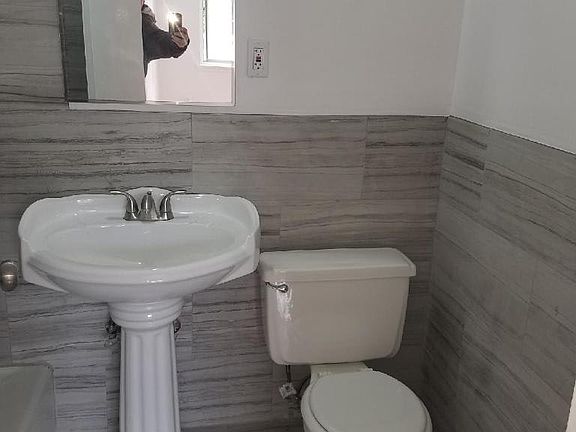2nd image of 409 N Broadway APT 32