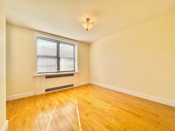 36-40 Bowne Street image 15 of 21