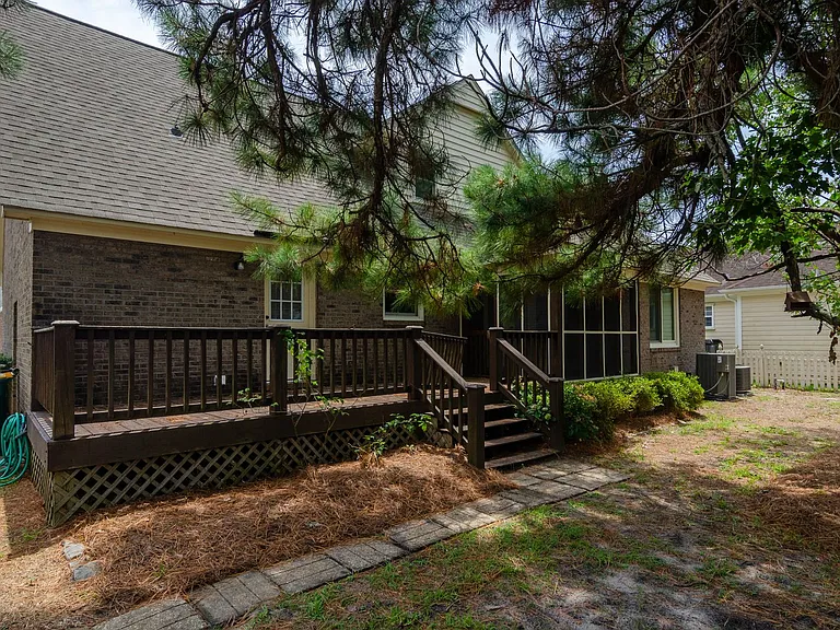 717 Sloop Pointe Ln — Photo 33