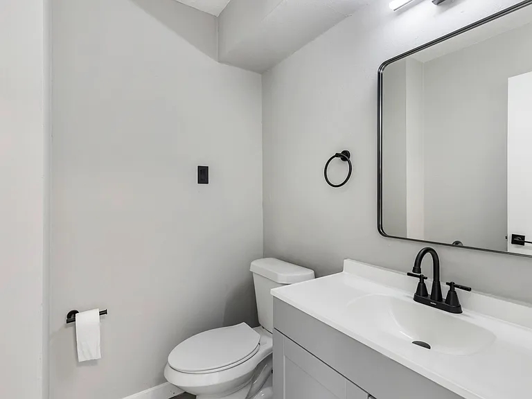 2226 Nantucket Dr #A — Photo 34
