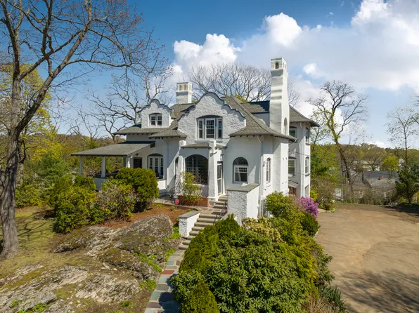 52 Rockledge Rd #Sf, Newton Highlands, MA 02461