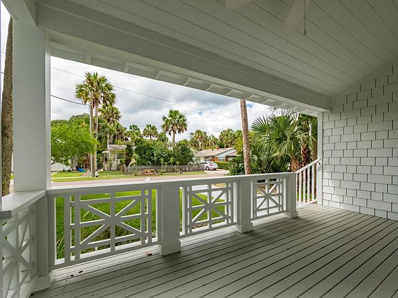 Oversized Front Porch