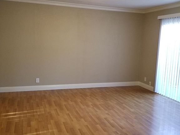 3rd image of 4964 Summerwood Cir