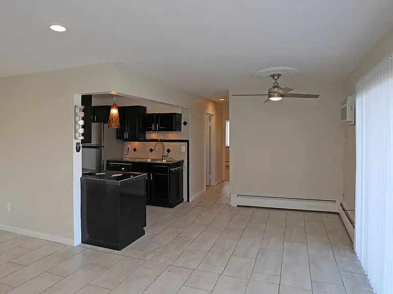 5458 Beechmont Ave #212 — Photo 4